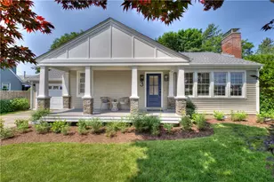 3 Tyler Point Rd, Barrington, RI 02806 - Photo 1