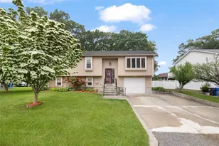 9 Daisy Ct, Cranston, RI 02920 - Photo 1