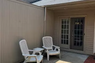 102 Pine Glen Dr, East Greenwich, RI 02818 - Photo 1