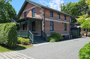 209 Coggeshall Ave, Newport, RI 02840 - Photo 1