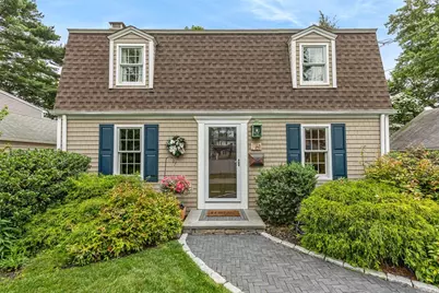 61 Harlem Street, East Providence, RI 02916 - Photo 1