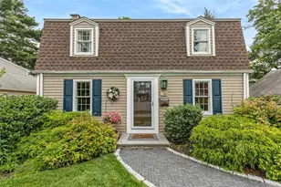 61 Harlem St, East Providence, RI 02916 - Photo 1