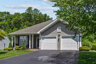 19 Cambridge Cir, Smithfield, RI 02917 - Photo 1