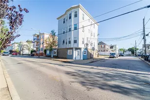 81 Columbus Ave, Pawtucket, RI 02860 - Photo 1