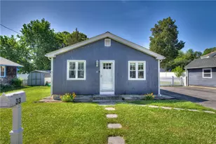 33 Spruce Ln, Bristol, RI 02809 - Photo 1