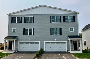 4 Old County Vlg Wy, Smithfield, RI 02917 - Photo 1