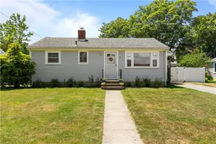 19 Murphy Cir, Middletown, RI 02842 - Photo 1