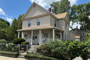 176 Beechwood Ave, Pawtucket, RI 02860 - Photo 1