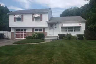 35 Village Cir, Warwick, RI 02888 - Photo 1