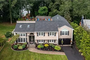 11 Lakecrest Cir, Warwick, RI 02889 - Photo 1