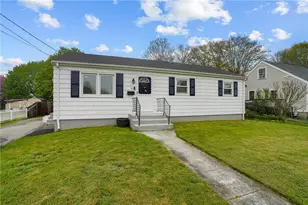 19 N Beacon Terrace, Middletown, RI 02842 - Photo 1