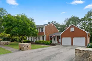 85 N Cobble Hill Rd, Warwick, RI 02886 - Photo 1