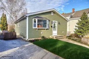 26 Standish Ave, Providence, RI 02908 - Photo 1