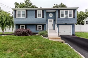 10 Pembroke Dr, Johnston, RI 02919 - Photo 1