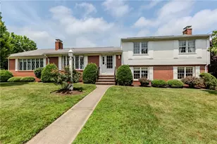 11 MacIntosh Dr, Smithfield, RI 02828 - Photo 1