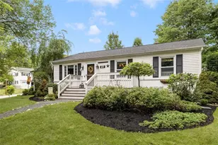 27 Nixon St, Cumberland, RI 02864 - Photo 1