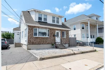 1352 Newport Avenue, Pawtucket, RI 02861 - Photo 1