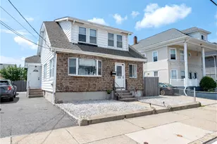 1352 Newport Ave, Pawtucket, RI 02861 - Photo 1