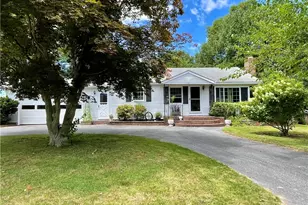 16 Overhill Rd, Warren, RI 02885 - Photo 1