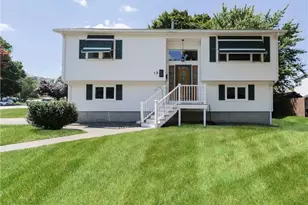 15 Blue Jay Dr, Cranston, RI 02920 - Photo 1