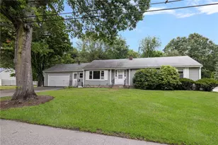 3 Grassy Plain Rd, Barrington, RI 02806 - Photo 1