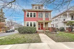 371 Mt Pleasant Ave, Providence, RI 02908 - Photo 1