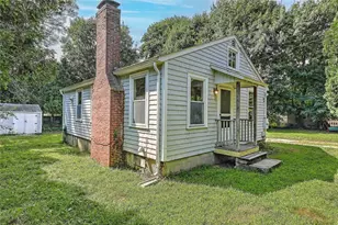 9 Courtland Dr, Narragansett, RI 02882 - Photo 1