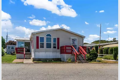 17 North Drive, Portsmouth, RI 02871 - Photo 1