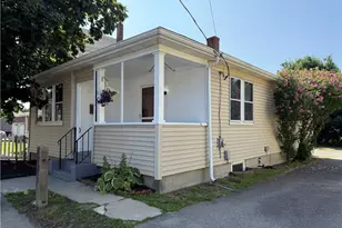 92 N Maple Ave NE, Barrington, RI 02806 - Photo 1