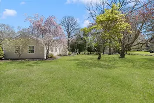 40 Heritage Dr, South Kingstown, RI 02881 - Photo 1