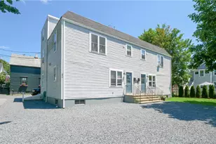 19 Underwood Ct, Newport, RI 02840 - Photo 1