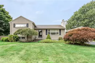 8 Spruce Ave, Middletown, RI 02842 - Photo 1