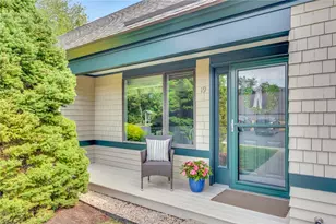 19 Vanderbilt Dr, Narragansett, RI 02882 - Photo 1