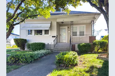 11 Queen Street, Cranston, RI 02920 - Photo 1
