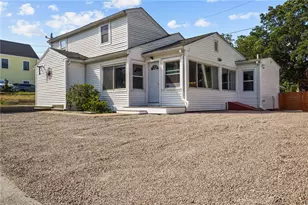 20 Bradley Terrace, Portsmouth, RI 02871 - Photo 1