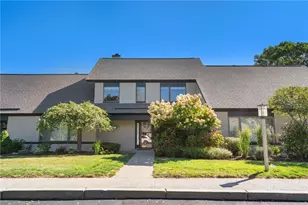 2 Blindbrook Dr, Narragansett, RI 02882 - Photo 1