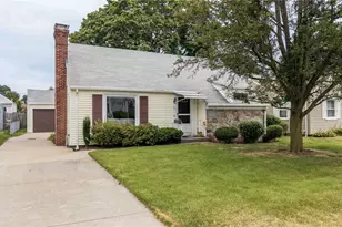 156 Whittier Rd, Pawtucket, RI 02861 - Photo 1