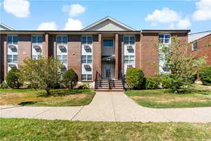 671 Metacom Ave, Bristol, RI 02809 - Photo 1