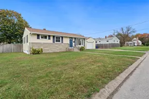 11 Liverpool St, Warwick, RI 02889 - Photo 1