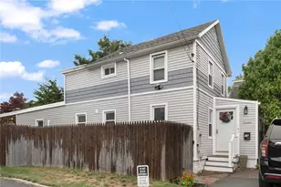 26 Pearl St, Newport, RI 02840 - Photo 1