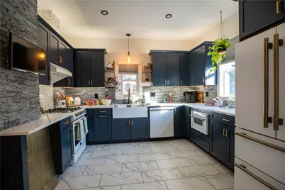 530 Post Road, Warwick, RI 02888 - Photo 1