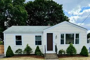 87 Balch St, Pawtucket, RI 02861 - Photo 1