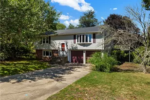 58 Stewart Dr, Portsmouth, RI 02871 - Photo 1