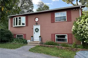 32 Beech Rd, Narragansett, RI 02882 - Photo 1