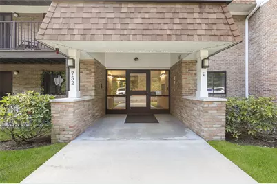 752 Quaker Lane #C311, Warwick, RI 02818 - Photo 1