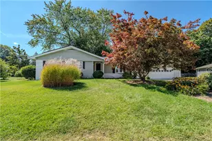 28 Cadoret Dr, Cumberland, RI 02864 - Photo 1