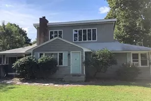 15 Evelyn Dr, Bristol, RI 02809 - Photo 1