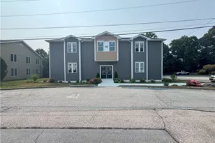 33 College Hill Rd, Warwick, RI 02886 - Photo 1