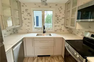 10 Sagamore St, Newport, RI 02840 - Photo 1