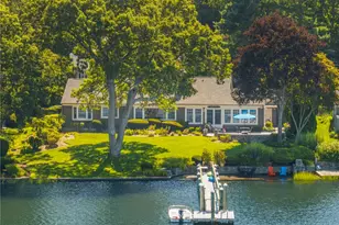 29 Riverside Dr, Barrington, RI 02806 - Photo 1